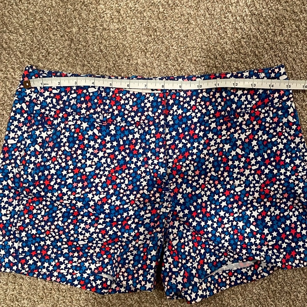 Vineyard Vines stars and whales shorts - Picture 6 of 6
